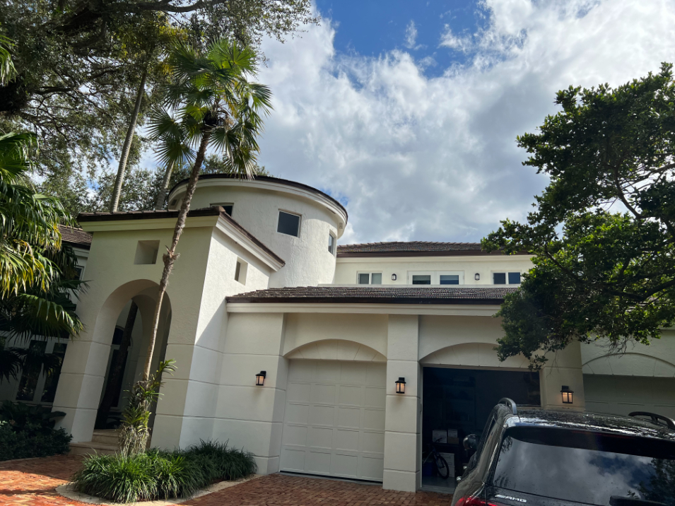 Roof Cleaning in Pinecrest, FL